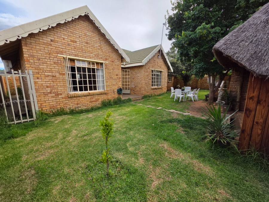 2 Bedroom Property for Sale in Heuwelsig Free State